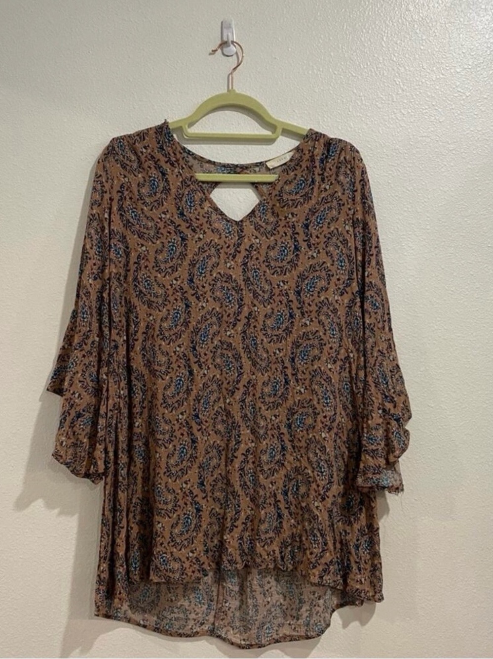 Lush Pink Paisley Bell Sleeve High Lo Oversized Tunic Blouse Boho Sz S
